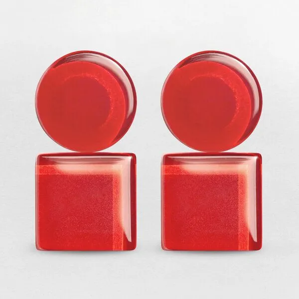 ALEXASCHA ALEXASCHA Geometrische Clip Ohrringe aus Glas | Bauhaus Design | 16 Farbkombinationen, Kirschrot, – Produktbild 1 von 4
