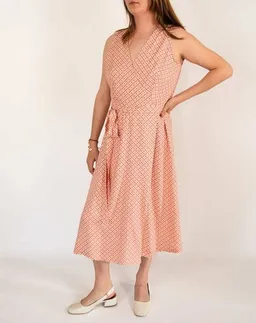 Aatise Aatise Ärmelloses Wickelkleide Zovy 100% EcoVero midi-Länge – Produktbild 1 von 1