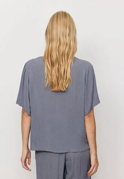 recolution Damen Crinkle Bluse aus LENZING ECOVERO Viskose - SPIREA - recolution, Dove blue (blau), – Produktbild 1 von 3
