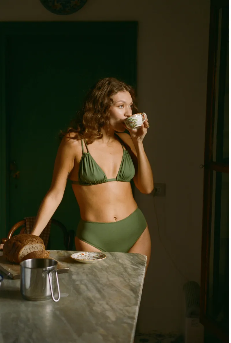 Nénés Nénés Damen vegan Bikinioberteil Franny Triangle Khaki, Olivgrün, – Produktbild 1 von 2