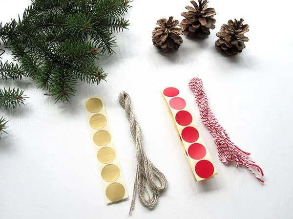 renna deluxe renna deluxe Adventskalender, Aufkleber: rot / schnur: rot-weiß, – Produktbild 4 von 4