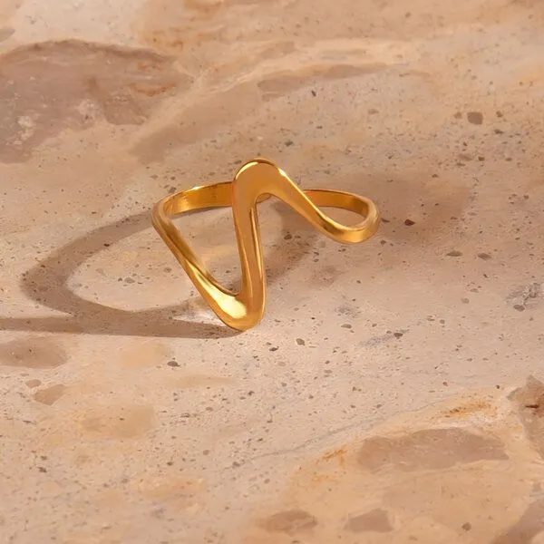 ELEKTROPULLI Größenverstellbarer Long Wave Ring ca. Ø 17 - 19mm von Elektropulli, Gold, – Produktbild 3 von 4