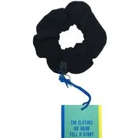 nice to meet me nice to meet me Scrunchie . Biobaumwolle, Deep black, – Produktbild 1 von 1