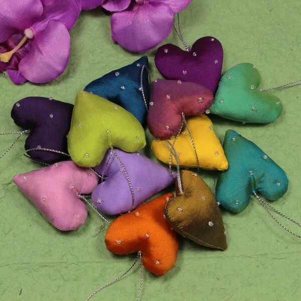 Schönes aus Indochina Schönes aus Indochina 6 Herzen aus Seide S, Bunt, – Produktbild 1 von 1