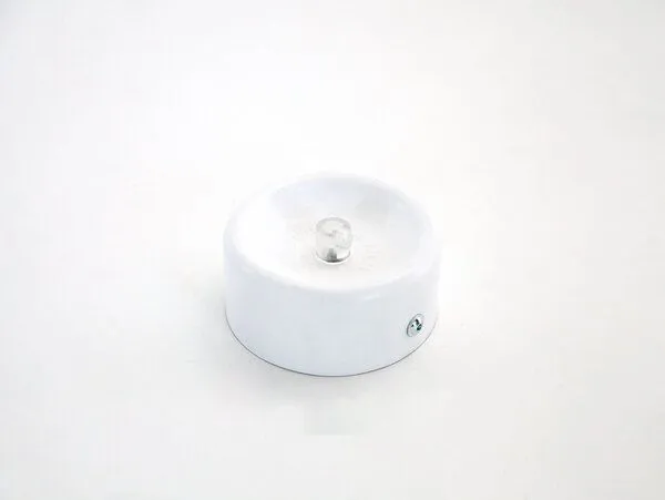 werkvoll by Lena Peter werkvoll by Lena Peter Recycling Baldachin aus alten Feuerlöschern - Deckenabhängung für Leuchten FIRE, Weiß, – Produktbild 1 von 4
