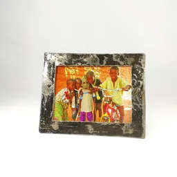 Moogoo Creative Africa Moogoo Creative Africa Bilderrahmen 13x18 cm aus recycelten Ölfässern | verschiedene Farben | Industrial Design Upcycling – Produktbild 1 von 1