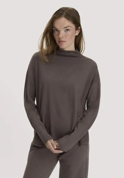 hessnatur hessnatur Longsleeve Oversize aus reiner Bio-Merinowolle, Dunkles mauve, – Produktbild 1 von 4