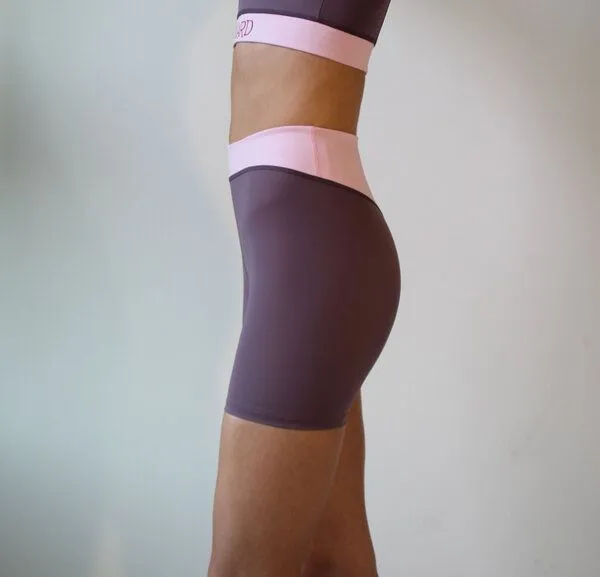 Bodyguard Bodyguard Shorts Oban aus recyceltem Polyamid, Purple-gray/rosa, – Produktbild 1 von 4