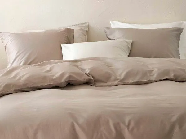 Yumeko Yumeko Kissenbezug aus Baumwollsatin, Warm taupe, – Produktbild 1 von 4