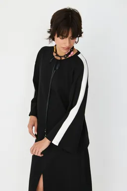SKFK SKFK Damen vegan Lockeres Oberteil Von Gebara In Schwarz – Produktbild 1 von 1