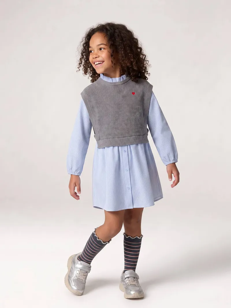Vertbaudet Vertbaudet 2-in-1-Hemdblusenkleid mit Pullunder Mädchen personalisierbar, Grau meliert, – Produktbild 2 von 3