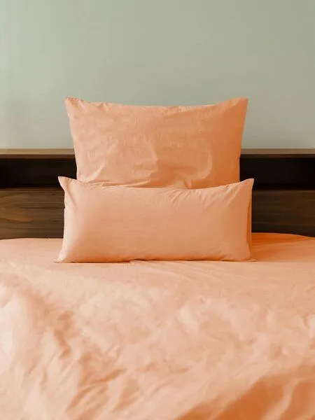 erlich textil erlich textil Fred Kopfkissenbezug aus weicher Bio-Baumwolle, made in Europe, Papaya, – Produktbild 8 von 8