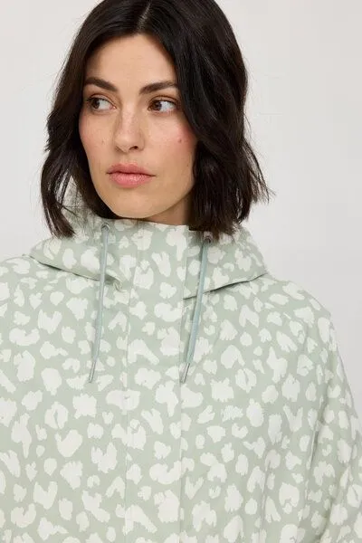Mazine Mazine Oversized Regenmantel aus recykeltem Plastik, Grün - leo, – Produktbild 3 von 4