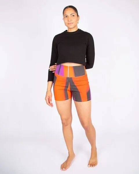 ÆVRIL ÆVRIL Damen Kurze Yoga Leggings // Floripa Print // Bio-Baumwolle – Produktbild 2 von 3