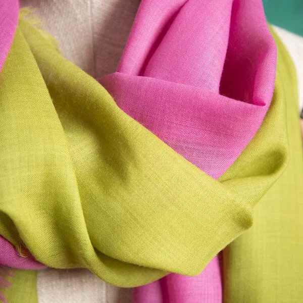nahtur-design nahtur-design 2 Wolltücher "hauchfein", Apfel-pink (rosa), – Produktbild 3 von 4