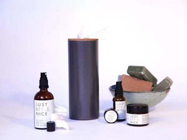 werkvoll by Lena Peter werkvoll by Lena Peter Nachhaltiger Badmülleimer FIRE - Upcycling Feuerlöscher, Anthrazit, – Produktbild 1 von 4