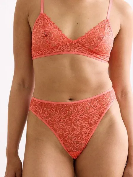 erlich textil erlich textil Dreamy Lace Brazil Slip mit Spitze aus recyceltem Polyamid, made in Europe, Wilde orange, – Produktbild 4 von 7