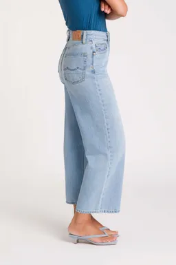 Kings Of Indigo Kings of Indigo Damen vegan Cropped Jeans Elisabeth Blau Reef Super Light Washed Blau – Produktbild 1 von 1