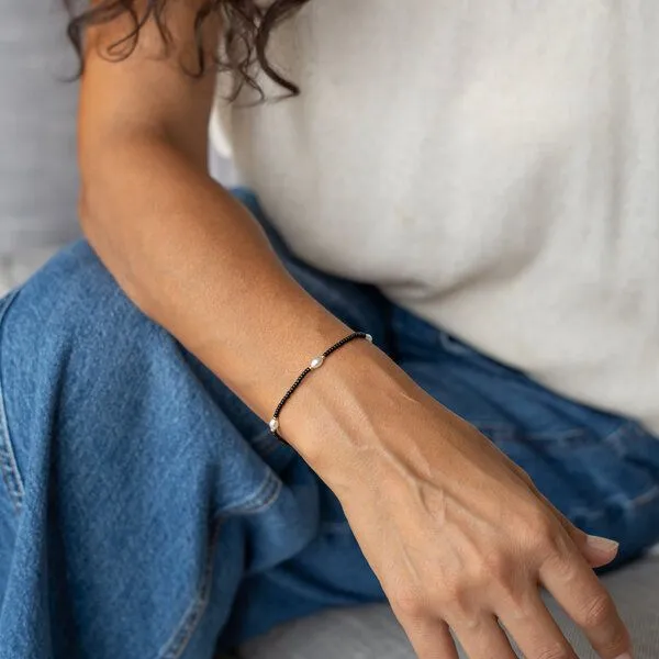 juni juni Schwarzes Perlenarmband Lola - optional als Set – Produktbild 3 von 3