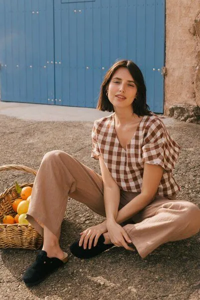 AmourLinen AmourLinen Lily Leinenoberteil in Übergröße, Mokka-gingham, – Produktbild 2 von 4