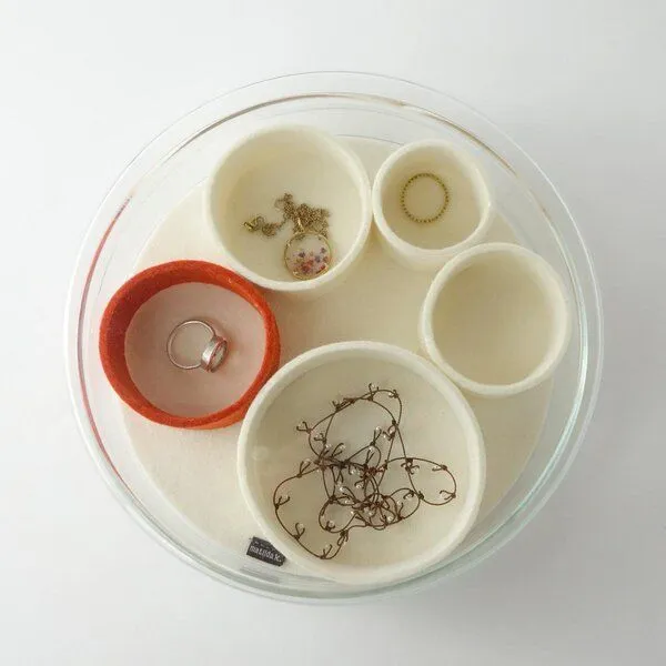 matilda k. manufaktur matilda k. manufaktur Schmuckaufbewahrung Schmuckschale 'luise' aus Glas mit Einsätzen aus Wollfilz, Wollweiß, – Produktbild 3 von 4