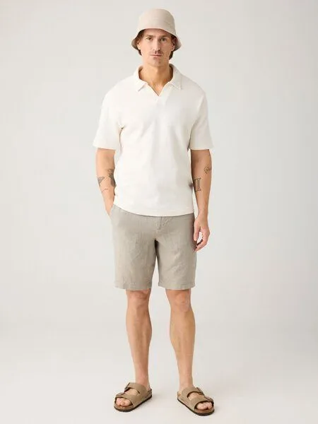 KnowledgeCotton Apparel KnowledgeCotton Apparel Regular Shorts CHUCK aus Bio-Leinen, Grün-yarndyed-twill, – Produktbild 1 von 4