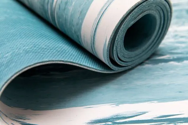 Divasya Divasya Yogamatte "Pure" aus Naturkautschuk mit Schutzhülle & Tragegurt, Blau, – Produktbild 4 von 4