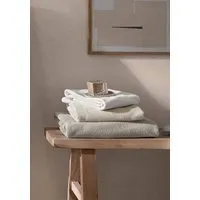 hessnatur hessnatur Frottier-Handtuch mit Reiskornstruktur aus reiner Bio-Baumwolle, Kaschmir, – Produktbild 1 von 1