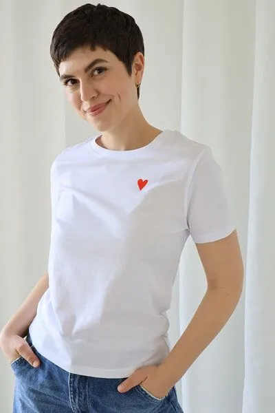 Kultgut Kultgut Artdesign - Biofair- Flauschiges Femin Shirt / little red heart, Weiß, – Produktbild 2 von 4