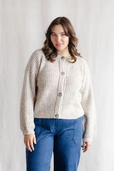 Jyoti - Fair Works Jyoti - Fair Works Baby-Alpaka Strickcardigan Betana, Hellgrau, – Produktbild 1 von 4