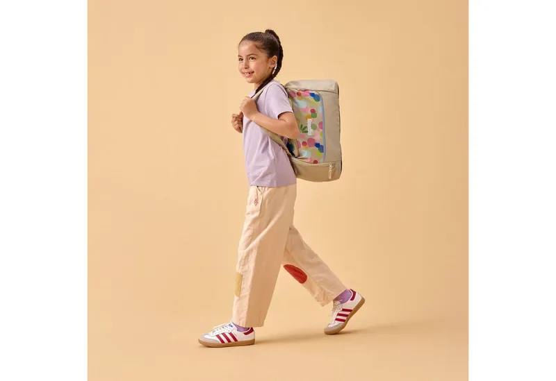 Ergobag Ergobag Schulranzen Sporttasche Flower PowBär 25/26 (1 Stück), mit Nassfach, Schuhfach, Schultasche, Sportbeutel, Braun, – Produktbild 4 von 4