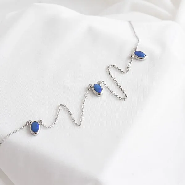 Eppi Eppi Goldene Kette mit drei blauen Opalen Juuso, Weiss, – Produktbild 3 von 3