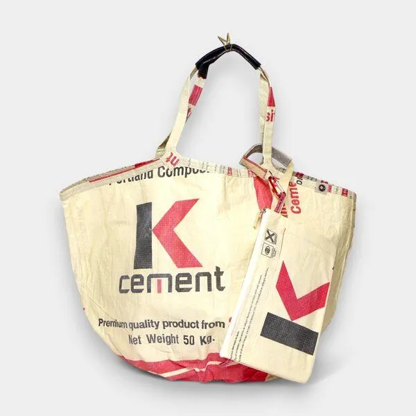 REFISHED fair fashion REFISHED fair fashion Tasche 'SOULMATE' - upcycelte Zementsäcke, #cement beige-rot-schwarz, – Produktbild 1 von 6