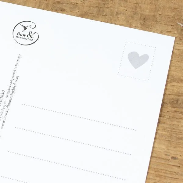 Bow & Hummingbird Bow & Hummingbird Postkarte "Die geheime Zutat ist immer Liebe" aus Recyclingpapier – Produktbild 3 von 3
