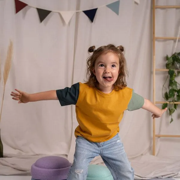 Vresh Clothing Vresh Clothing Mini Avve - 3-Farbiges Kinder T-Shirt aus Biobaumwolle, Senf/grün/minze, – Produktbild 3 von 4