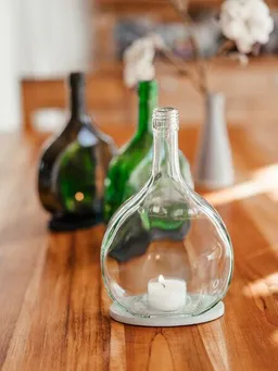MaBe MaBe Weinwindlicht aus dem fränkischen Bocksbeutel - was für eine tolle Form – Produktbild 1 von 1