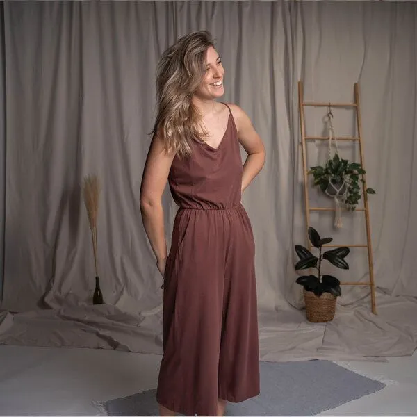 Vresh Clothing Vresh Clothing Velicity - Jumpsuit mit TENCEL (TM) Lyocell, Rotbraun, – Produktbild 3 von 4