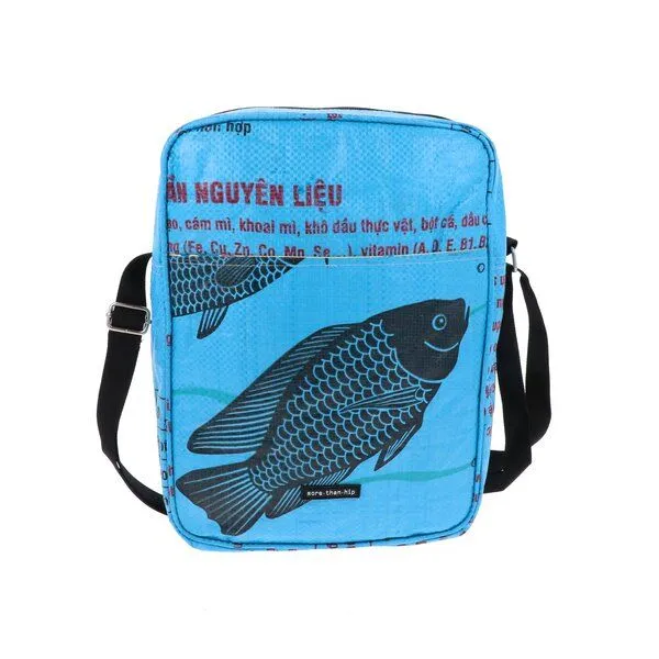MoreThanHip MoreThanHip Unisex Umhängetasche aus recycelten Zement- oder Tierfuttersäcken - Kosal, Blau - fische, – Produktbild 1 von 4