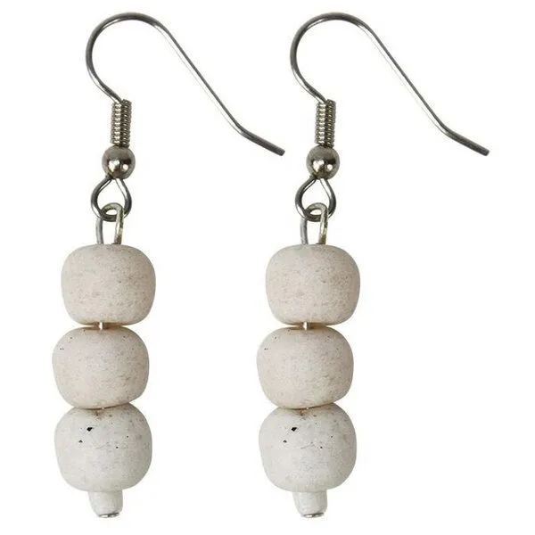Global Mamas Ohrhänger "Pearls" aus Recycling Glas, Global Mamas, Ghana, Weiss, – Produktbild 1 von 1