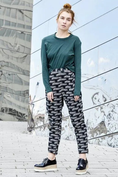 Sophia Schneider-Esleben Sophia Schneider-Esleben Unisex Jogger Florian, Bali, – Produktbild 3 von 4