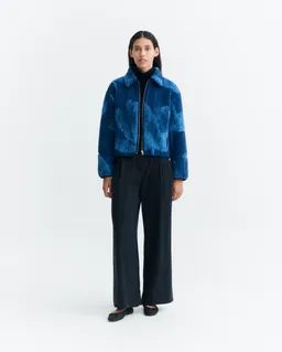 thinking mu Thinking MU Damen vegan Sherpa Jacke Kendra Blue Lotus – Produktbild 1 von 1