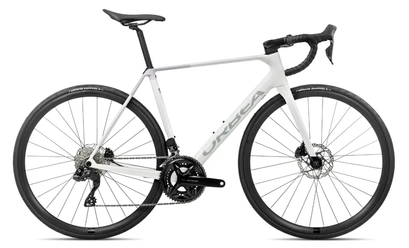 Orbea Orbea ORCA M30i - 28 Zoll 24K-Di2 Diamant - Iris White/ Lilac, Weiss, – Produktbild 1 von 1