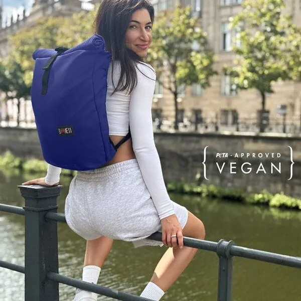 BOJE11 BOJE11 Rucksack aus alten Fischernetzen und recyceltem Plastik, Navy (blau), – Produktbild 4 von 6