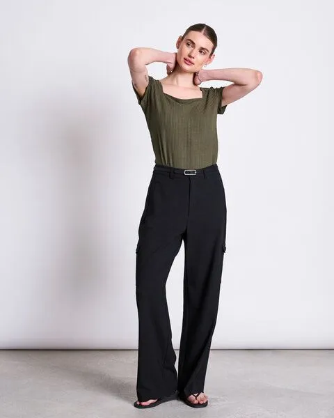 JAN N JUNE JAN N JUNE T-Shirt ARIMA gerippt aus Lyocell (Tencel®), Dark olive, – Produktbild 1 von 3