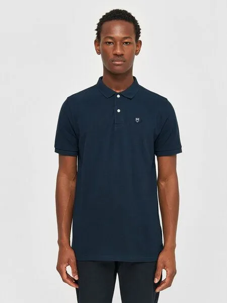 KnowledgeCotton Apparel KnowledgeCotton Apparel Polo T-Shirt - Basic Badge - aus Bio-Baumwolle, Total eclipse (blau), – Produktbild 1 von 3