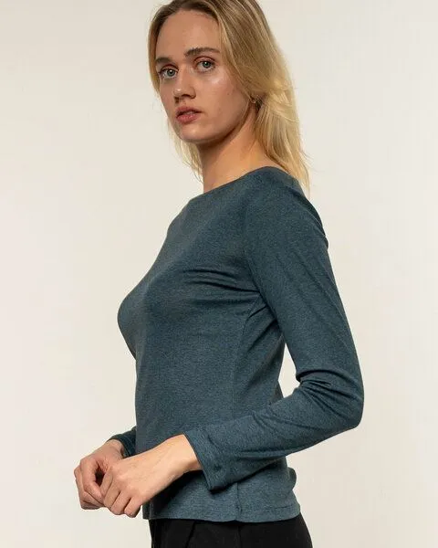 Alma & Lovis Alma & Lovis Softes Ringel-Langarmshirt aus Bio-Baumwolle | Melange Longsleeve, Pinie (grün), – Produktbild 3 von 4