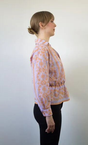 Skrabak Skrabak bestickte Bluse aus Bio-Baumwolle – Produktbild 2 von 3