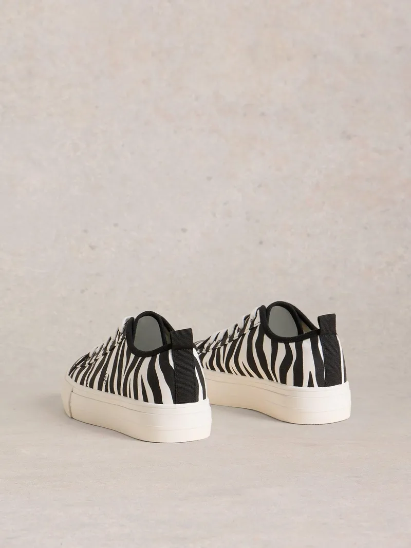 White Stuff Pippa Turnschuhe - 38, Schwarz print, – Produktbild 4 von 4