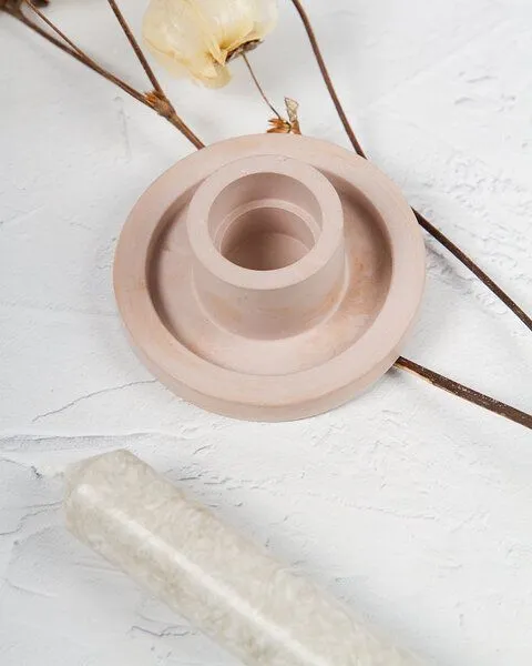 Oh Shanti Oh Shanti Kerzenhalter aus Raysin – Produktbild 3 von 4