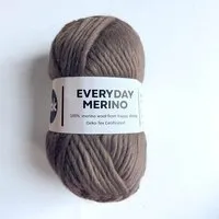 PANAPUFA PANAPUFA Merino-Seidengarn Wolle, Taupe braun, – Produktbild 1 von 1